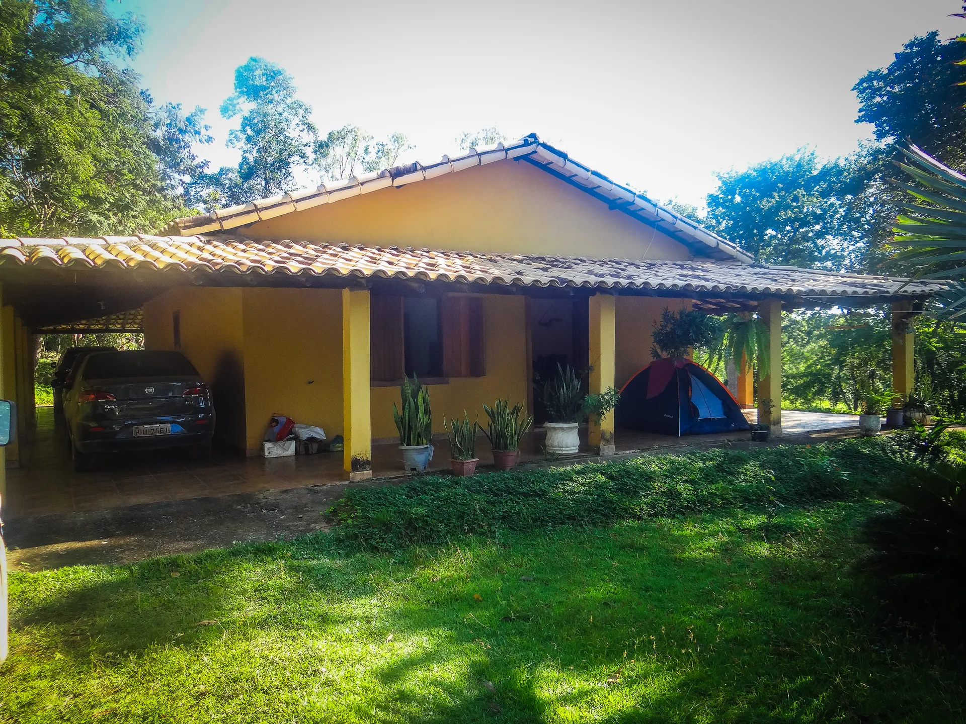 Visão lateral da entrada