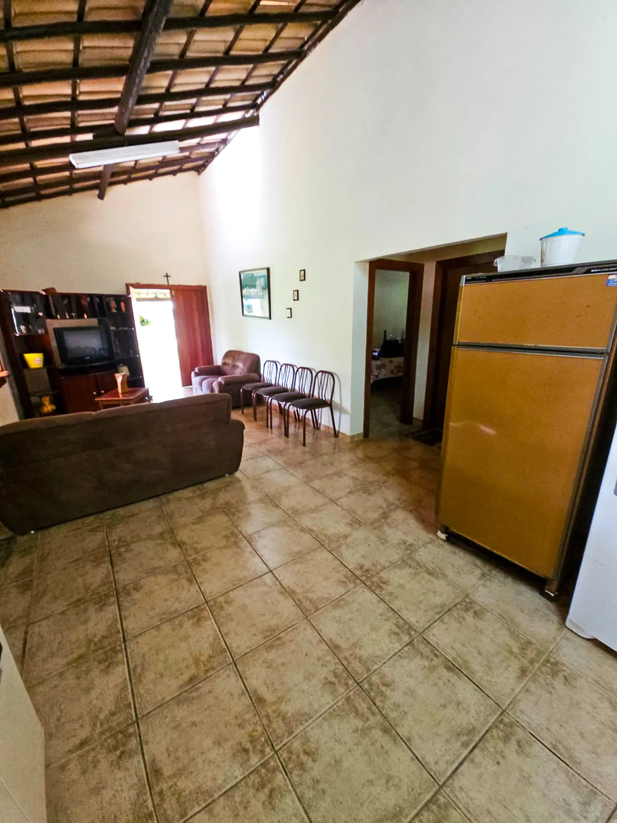 Vista da cozinha para sala